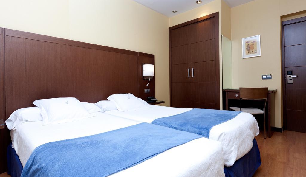 Hostal Astoria Madrid Exterior photo