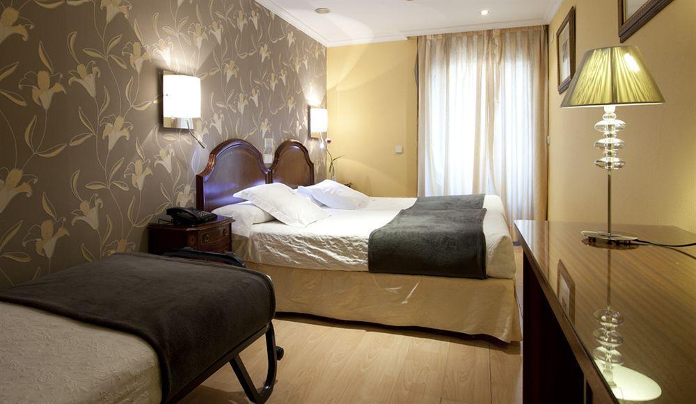 Hostal Astoria Madrid Exterior photo